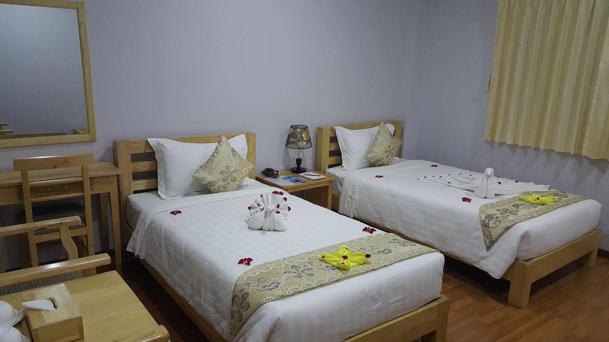 Asian Smile Hotel Yangon Extérieur photo