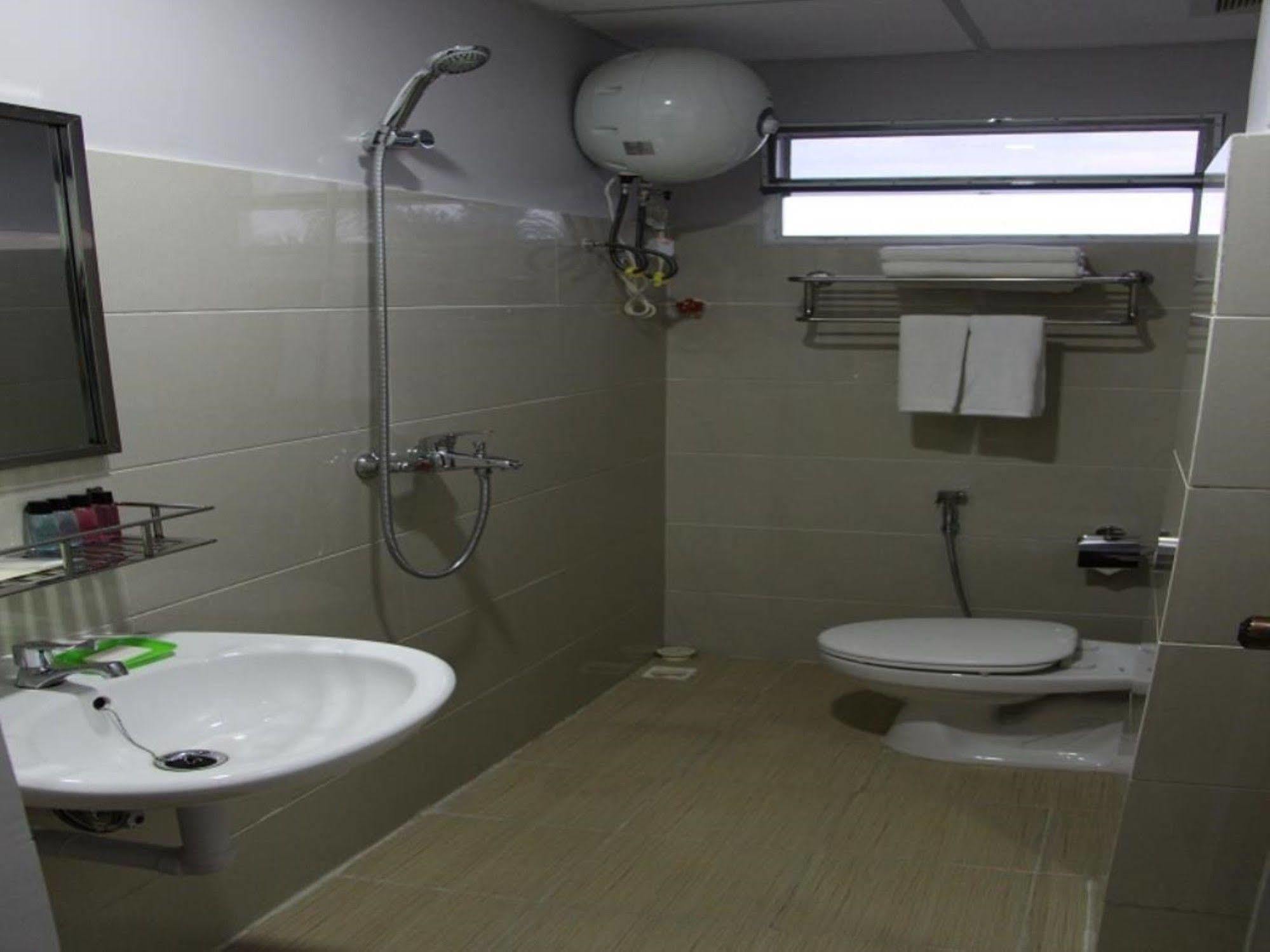 Asian Smile Hotel Yangon Extérieur photo