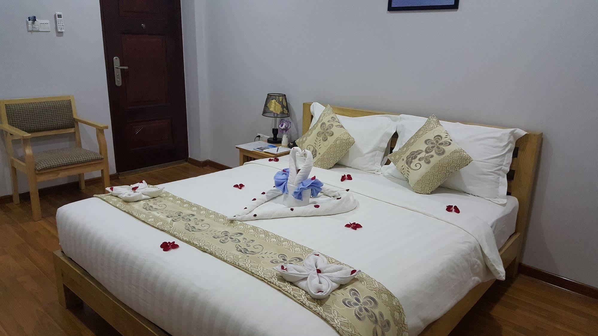 Asian Smile Hotel Yangon Extérieur photo