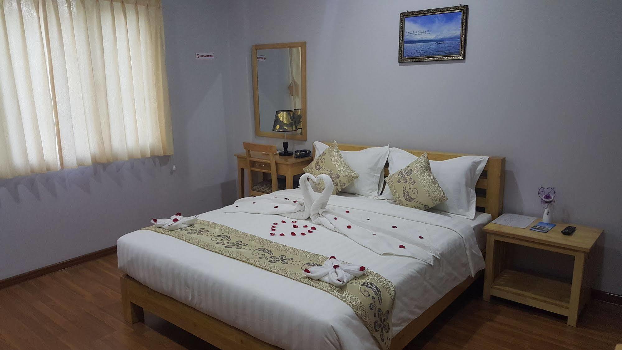 Asian Smile Hotel Yangon Extérieur photo